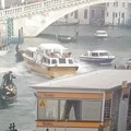 Trajekt se oteo kontroli i pregazio nekoliko gondola: U moru završilo 9 turista, haos u Veneciji