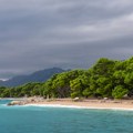 Izronilo čudovište iz Vranjica: Na plaži u Hrvatskoj pronađen jedan od najopasnijih oblika azbesta!
