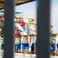 "Bila sam pored majke i baš sam se pitala..." Kurir na mestu utapanja dečaka kod Smedereva, akva-park zatvoren, bazen sablasno…
