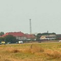 (Foto) Strašna nesreća kod Rume, strahuje se da ima mrtvih! Od automobila nije ostalo ništa, totalno ugljenisan, na licu mesta…