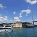 Turistički brod udario u vilu staru 200 godina: Vlasnica traži pravdu, šteta ogromna, sledi tužba