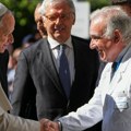 Papa Lav se oporavlja od operacije, hoda, vratio se redovnoj ishrani