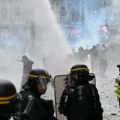 SAD upozorile građane na oprez ako putuju u Pariz, zbog nasilja, pljački i suzavca