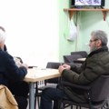 PIO fond upozorio penzionere na prevaru: nude im poklone, a potpisom pristaju na kupovinu