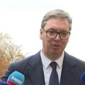 (Foto, video) Vučić na Pariskom mirovnom forumu: Moguće da Makron do kraja godine dođe u Srbiju
