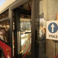 Drama na Novom Beogradu: Putniku pozlilo u autobusu, Hitna pomoć brzo intervenisala (video)