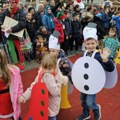 “Praznična čarolija”: U Ugljeviku uz poklone i karneval počeli sa obeležavanjem praznika