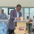 Председник Србије Александар Вучић гласао на Новом Београду