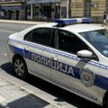 Udario „mercedesom“ u policijsko vozilo i pobegao u šumu, ispostavilo se da je prevozio 19 migranata