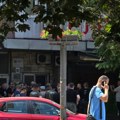 Brutalno nasilje blokadera u Zaječaru: Napali aktiviste SNS iz automobila, poprskali ih suzavcem