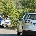Prevrnuo se automobil kod Pašine česme, dva muškarca povređena