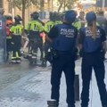 Srušila se zgrada, radnici zatrpani pod betonom! Jeziva scena u Madridu, sve se odigralo pred očima prolaznika! (video)