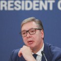 Vučić apelovao na učesnike skupa ispred parlamenta da ne provociraju Dijanu Hrka