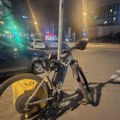 Misterija u Novom Beogradu: Bicikl i torba za dostavu već 5 dana stoje kraj bandere, građani već strahuju