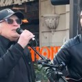 (Video) Željko Samardžić peva u Knez Mihailovoj: Pridružio se uličnom sviraču i uzeo mikrofon, prolaznici oduševljeno gledali…