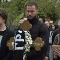 Lovernj nije mogao da zadrži suze, poneo krst na sahrani Duška Vujoševića, Danilović nosio kovčeg