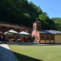 RALETINAC: Po predanju nastao u doba despotovine kao isposnica Denkovca, ili je zadužbina jedne od tri kćeri nepoznatog…