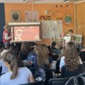 Dečja nedelja u Sremskoj Mitrovici: Osnovci učili o očuvanju zdravlja i prevenciji HIV-a