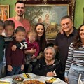 Slavni košarkaš okupio porodicu, ovako Anđušić slavi krsnu slavu: Njegova lepa supruga iznenadila svekrvu