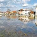 Komšije u sporu, a kuće im četiri godine u bari