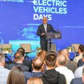 Premijer Vučević u Novom Sadu otvorio sajam električnih automobila i konferenciju "Electric vehicle days"