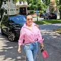 (Video) Vezala košulju, a na farmerkama srebrni lanac: Ceca u Barbi stilu došla na snimanje "Zvezda Granda", svi se okretali