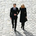 Ceo svet priča o "šamaru" Brižit Makron; Oglasila se i Moskva