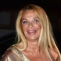 Nosi garderobu staru 30 godina: Vanesa Šokčić prati modne trendove, a evo šta joj je rutina: Ima čitavu kolekciju u stanu
