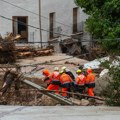Велике поплаве погодиле Шпанију: На аеродрому у Барселони оштећен авион, вода ушла и у болницу, сатима био обустављен…