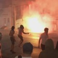 AP: Posle nereda populistički lider Srbije obećao oštar odgovor demonstrantima