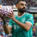 Bledi Liverpul pobedio u nadoknadi: Slot "vaspitno" zamenio Srbina u prvom poluvremenu, Salah pogodio s penala