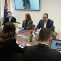 Vučić obilazi dispečerski centar EMS, nakon obilaska sastanak sa rukovodstvom