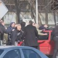 Kad zastrašivanja, pretnje, prebijanje i krađu glasova proguta medijski mrak: Kako bi izgledali izbori u Srbiji bez slobodnih…