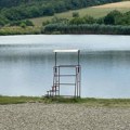 Na jezeru u Šumaricama utopio se muškarac, uviđaj u toku