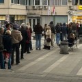 (Foto), (Video) Gužve na biračkim mestima širom Srbije Redovi od ranog jutra i pre otvaranja birališta: Pogledajte slike iz…