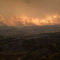 Plamen guta Grčku: Gusti dim se nadvio iznad Atine, dramatična noć iza vatrogasaca