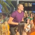 Hit snimak - Ceca bacila Jokića u trans! MVP pravio šou na nastupu pevačice: Ova pesma ga posebno pogodila (video)