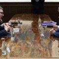 Vučić se sastao sa Bocan-Harčenkom, informisao ga o sinoćnim neredima u Beogradu