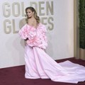 Džej Lo blistala na dodeli Zlatnog globusa! Roze haljina sa golim leđima je san snova - romantična i elegantna! (foto)