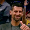 Novak prisustvovao nesvakidašnjoj situaciji u NBA: Navijači Lejkersa besni zbog velike greške sudija! (video)