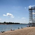Пијани матурант скочио у Савско језеро: Полицајци га спасили, одмах му указана хитна помоћ