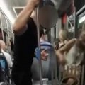 Udario ženu pesnicom u glavu, odbila se o staklo Oglasilo se Tužilaštvo u stravičnim scenama nasilja u autobusu na liniji…