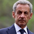 Sarkozi: Francuska je desničarska zemlja i trebalo bi da ima desničarskog premijera