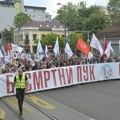 Učesnici marša Besmrtnog puka krenuli od Groblja oslobodilaca ka Trgu Republike