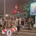 (Foto, video) blokade u Beogradu: Počelo okupljanje ispred FDU i kod tehničkih fakulteta, saobraćaj u Bulevaru kralja…