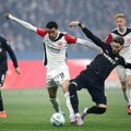 Isak nije na prodaju, Liverpul rival Njukaslu za Ekitikea