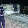 Vozač (16) bez dozvole prevrnuo auto sa 8 maloletnika kod Užica: Dvoje tinejdžera bilo u gepeku! Progovorili meštani: "Za oca…
