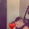 Pomirio se sa Aleksandrom, sad čuva ćerku: Car hrani naslednicu Leonu: "Ko koga ove čuva?"