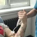 Luki (20) brusilica umalo odnela ruku, majka mu ovako spasila život: Drama u Valjevu sa srećnim krajem