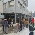 Protest Valjevskog zbora ispred Gradske uprave: “Bez struje, bez prohodnih puteva, bez odgovora nadležnih”